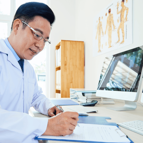 Vietnamese medical translation expert ensuring accurate patient records and drug label translations for healthcare providers. A doctor ensuring accurate patient records and drug label translations for healthcare providers.