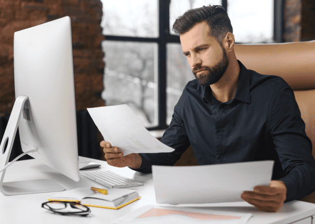 Customer benefiting from affordable and quick document translation services in Nashville with expert translators.