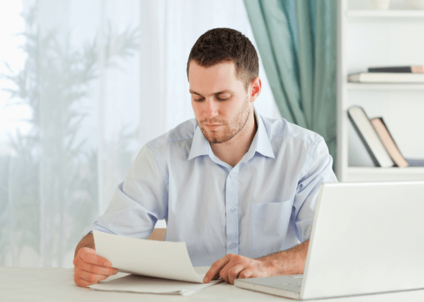 Translator providing certificate thesis translation services for accurate submission in academic institutions.