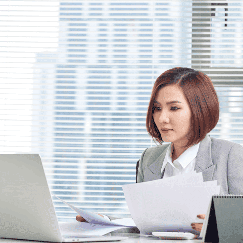 A professional translator in Baltimore ensures certified Spanish translations for various documents, ensuring accuracy.