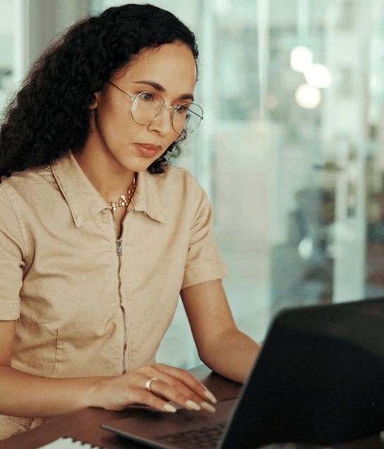 A QA specialist compares localized subject lines, using Newsletter Translation Services to keep culturally relevant.