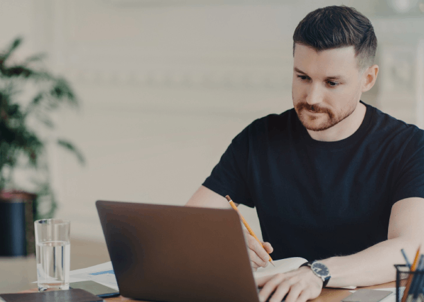 A marketer checks translated CTA buttons in an email template, using Newsletter Translation Services for digital campaigns.