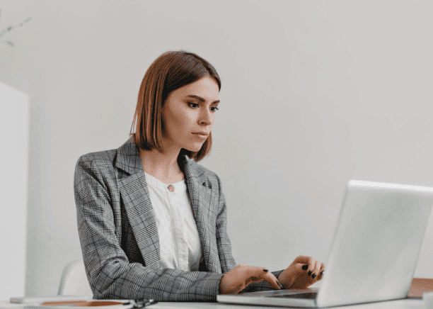 Translator providing fast license translation services to help customers meet urgent deadlines and legal requirements.