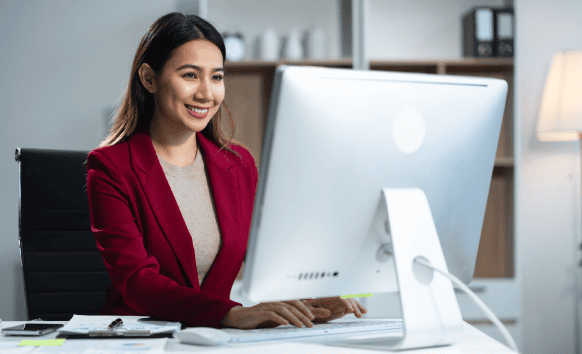 Expert translator providing flawless San Antonio translation services to clients for accurate multilingual communication.