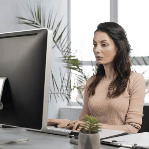 Client utilizing the benefits of high quality instant translation services for fast paced business communications & accuracy.