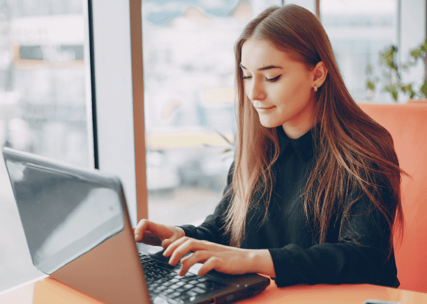 Translator work on italian translation services to ensure financial documents are professional & compliant for investors.