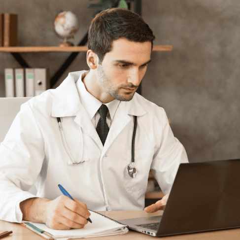 Healthcare professional uses italian translation services to convert medical history and patient records accurately.