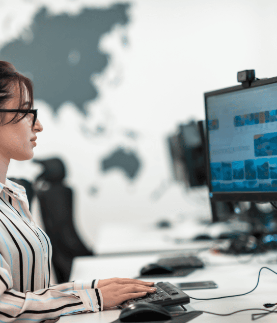 Translator working on Jacksonville translation, ensuring precise business translations for seamless corporate communication.