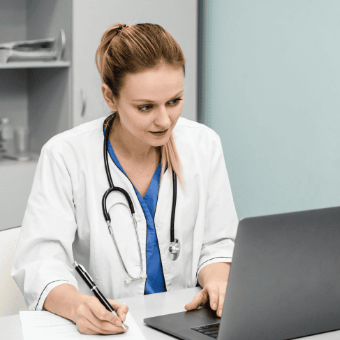 Professional translator ensures accurate Jacksonville translation, benefiting healthcare providers and patients with precision.