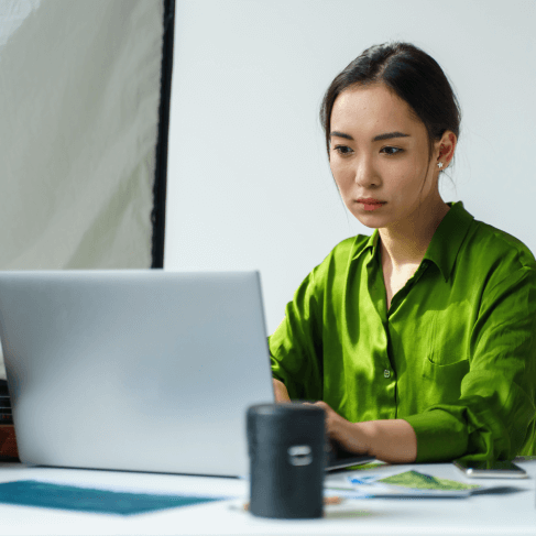 Translator handles ecommerce content using japanese translation services for regional buyer trust.