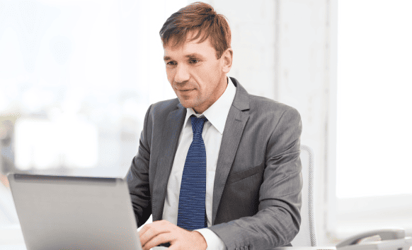 Professional worker providing Korean Translation assists businesses with cultural adaptation and flawless communication.