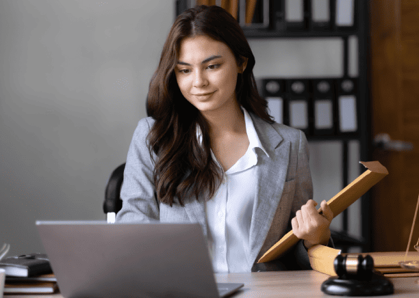 Lawyer in Baltimore utilizes professional legal translation ensuring accurate translations of court documents and contracts.