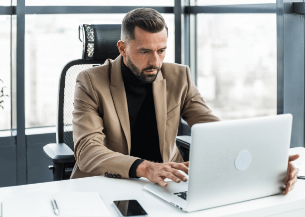 Translator providing marketing translation in Minneapolis, ensuring authentic communication across diverse demographics.