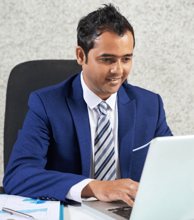 Translator providing Phoenix multilingual translation services to ensure clear communication across diverse languages.