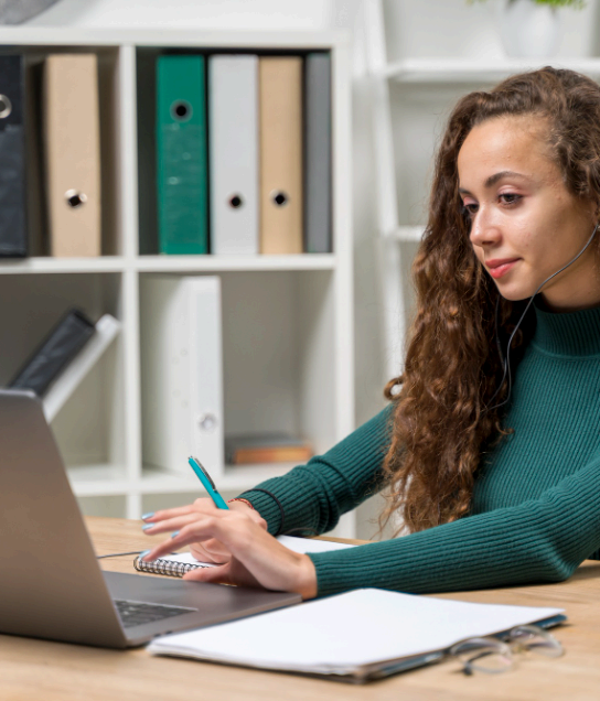 A translator aligns names, dates, and numbers in Driver's License Translation Services using a side-by-side checklist.