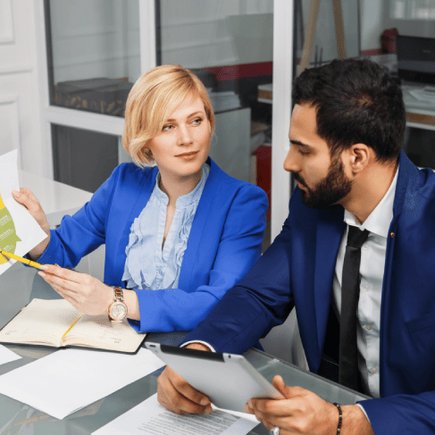 Translator providing Oklahoma City translation, benefiting customers with precise industry-specific document translations.