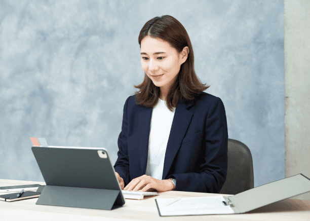A translator working on rush translation tasks in Omaha, ensuring timely delivery for global events.