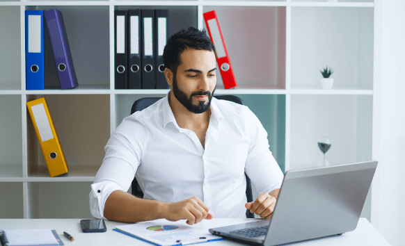 Translator providing professional translation services in Phoenix to bridge communication gaps and ensure understanding.