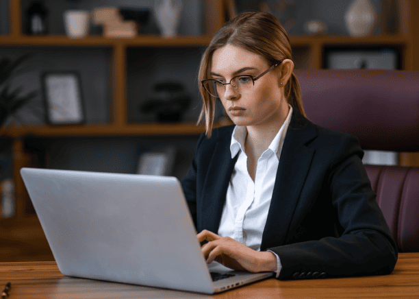 Translator providing Social Media Translation, delivering tailored content for different platforms, ensuring compatibility.