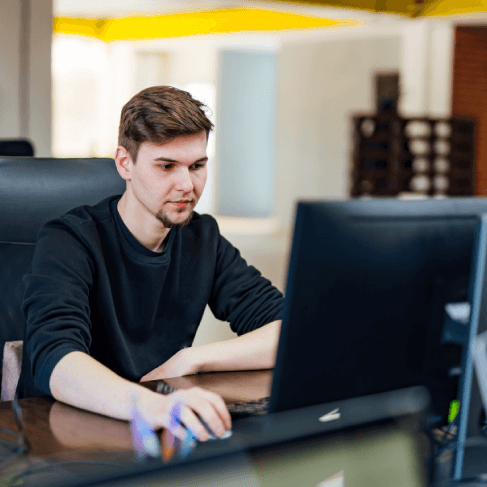 The game translator provides multilingual services, ensuring players around the world enjoy accurate game localization.