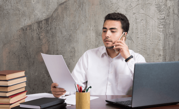 Translator offering specialized document translation services in Dallas, ensuring technical accuracy for diverse industries.