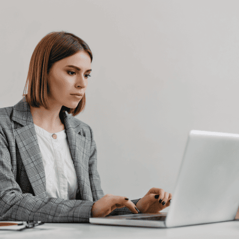 Professional translator providing Website translation service create multilingual content allowing businesses to engage user.