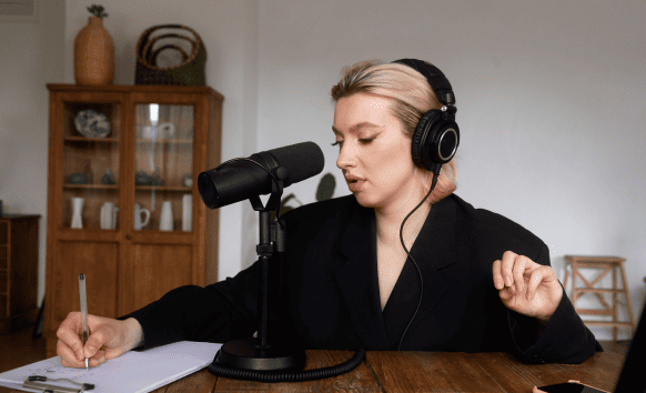 Voice-over artist providing translation services to help customers achieve multilingual communication effectively