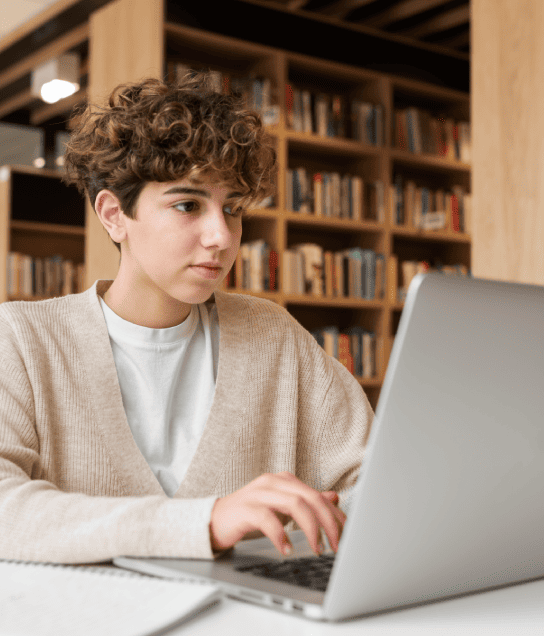 Client benefiting from White papers translation services ensuring precise and accurate submission for global impact.